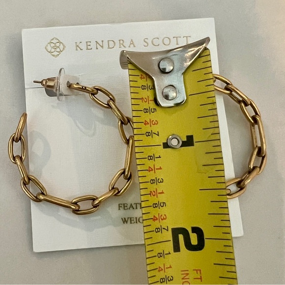 Kendra Scott Ryder Hoop Earrings in Vintage Gold - Picture 13 of 14
